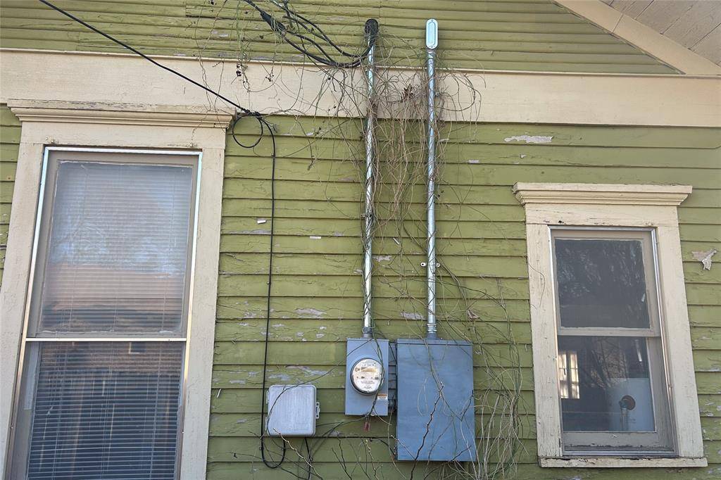 701 S Clements Street, Gainesville, TX 76240