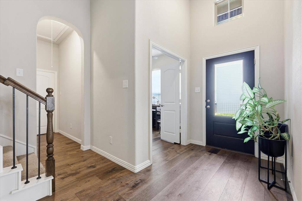 4428 Terraview Drive, Arlington, TX 76001