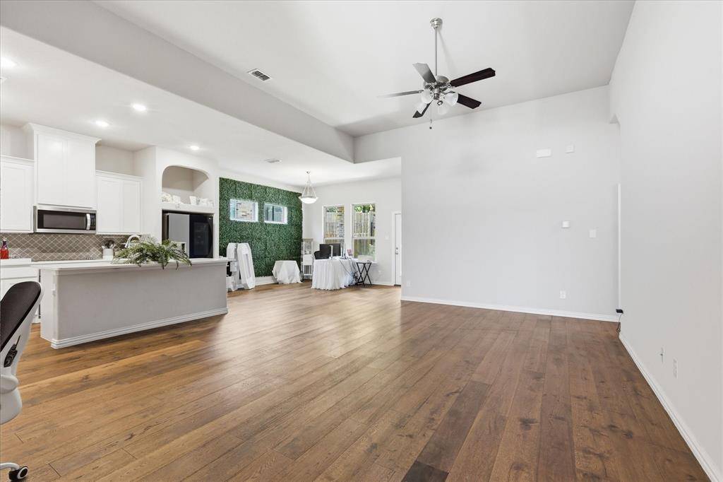 4428 Terraview Drive, Arlington, TX 76001