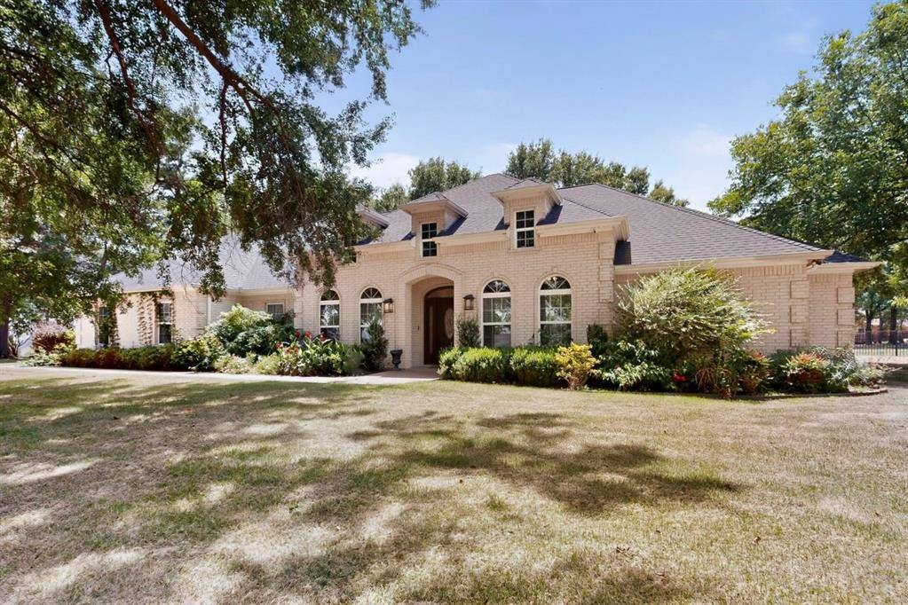 108 Cape Shore Drive, Mabank, TX 75143
