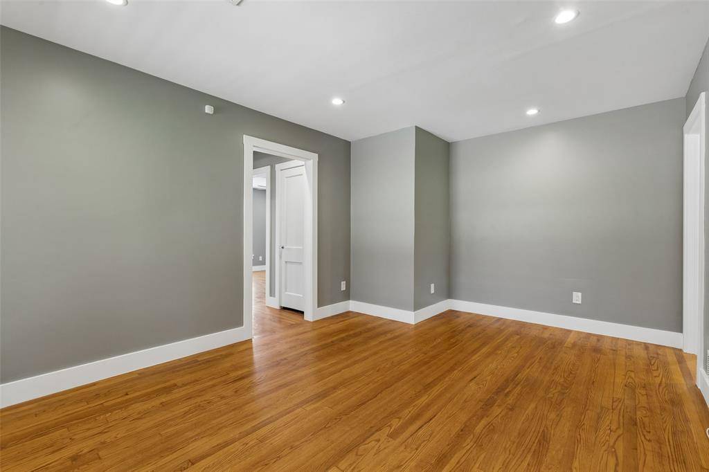 3211 Lawnview Avenue, Dallas, TX 75227