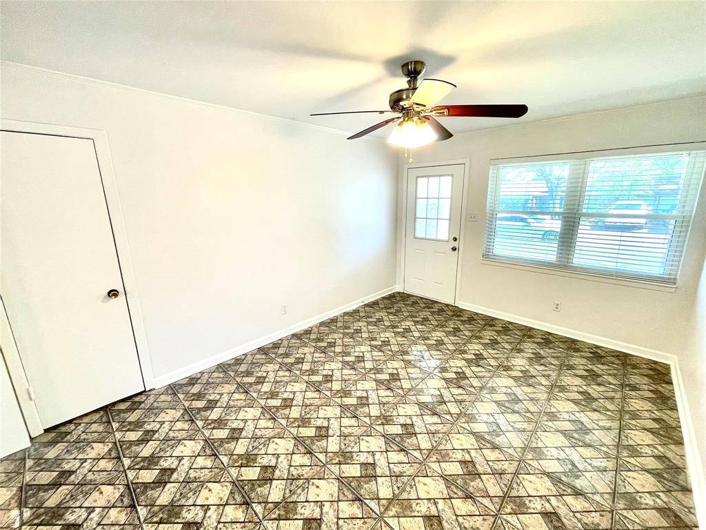 201 E Fuller Drive, Euless, TX 76039