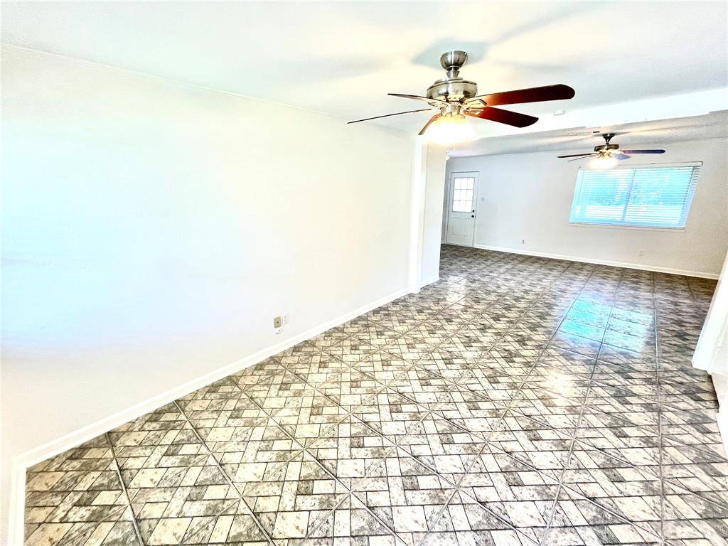 201 E Fuller Drive, Euless, TX 76039