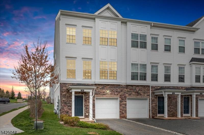 309 Saratoga Ct Ondo, Branchburg Twp., NJ 08876
