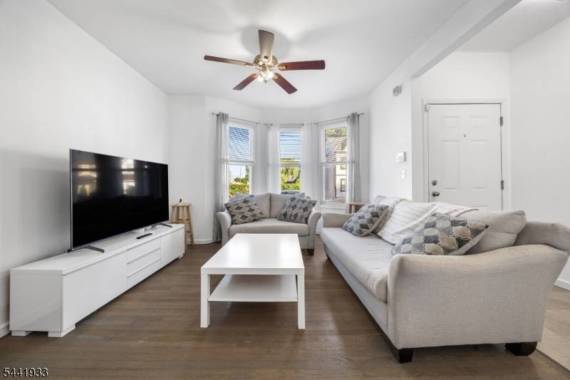 37 Harris St, Haledon Boro, NJ 07508