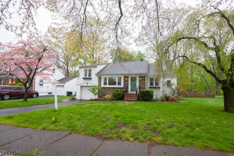 30 Chestnut Hill Pl, Glen Ridge Boro Twp., NJ 07028