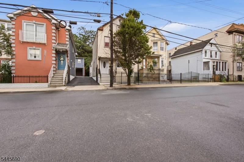 65 Highland Ave, Newark City, NJ 07104