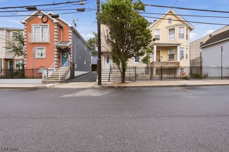 65 Highland Ave, Newark City, NJ 07104