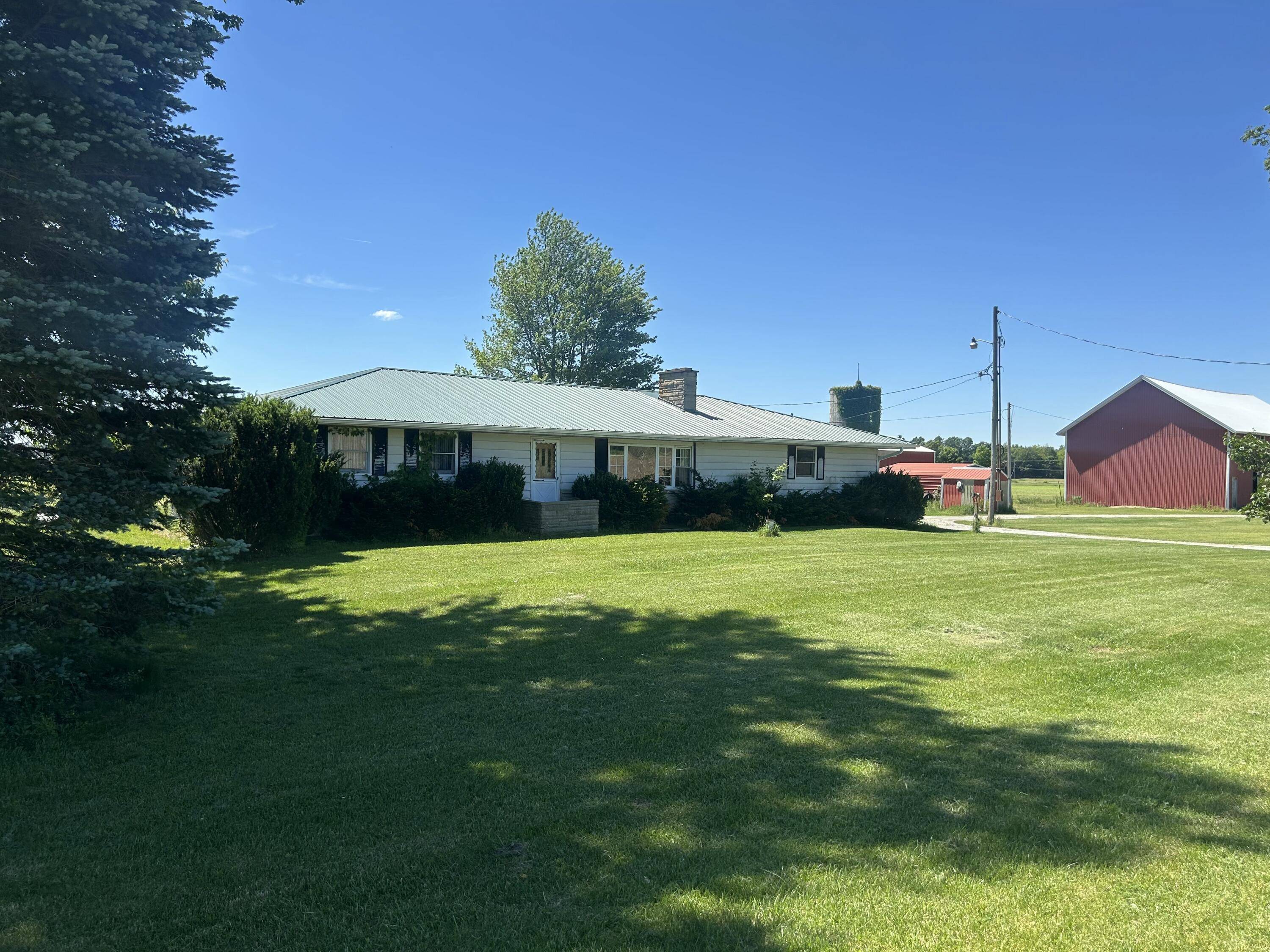 2416 Aldrich RD, Tekonsha Twp, MI 49092