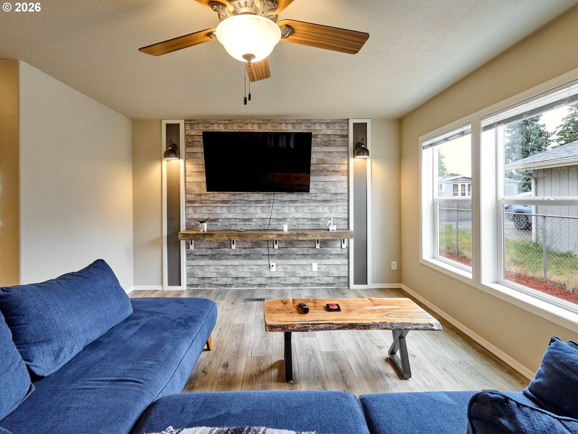 11633 WARBLER LN, Aurora, OR 97002