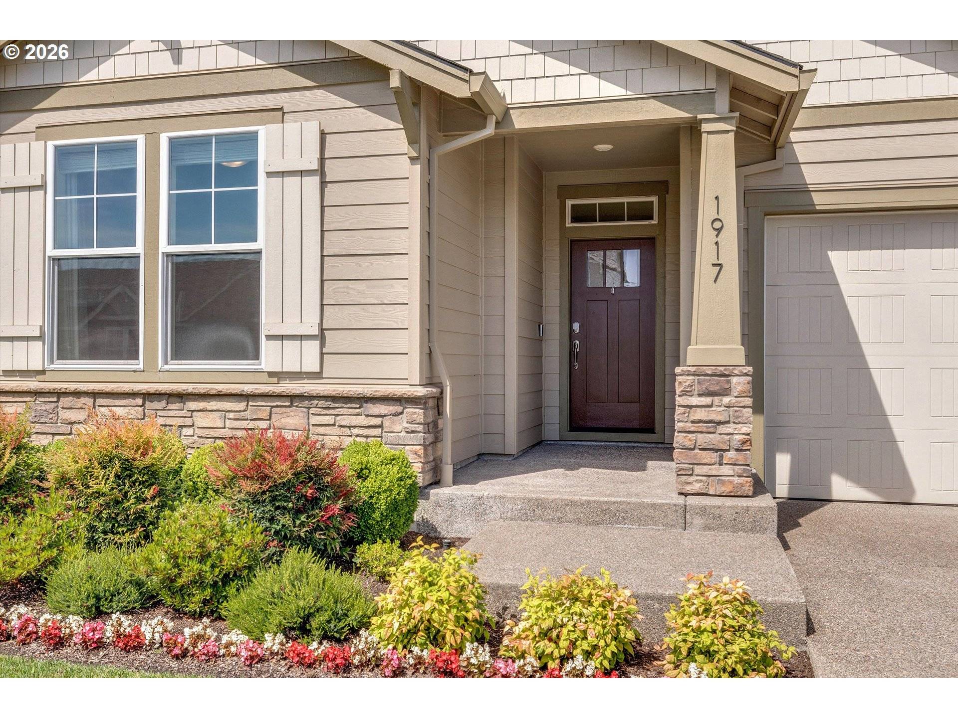 1917 N HYSSOP ST, Canby, OR 97013