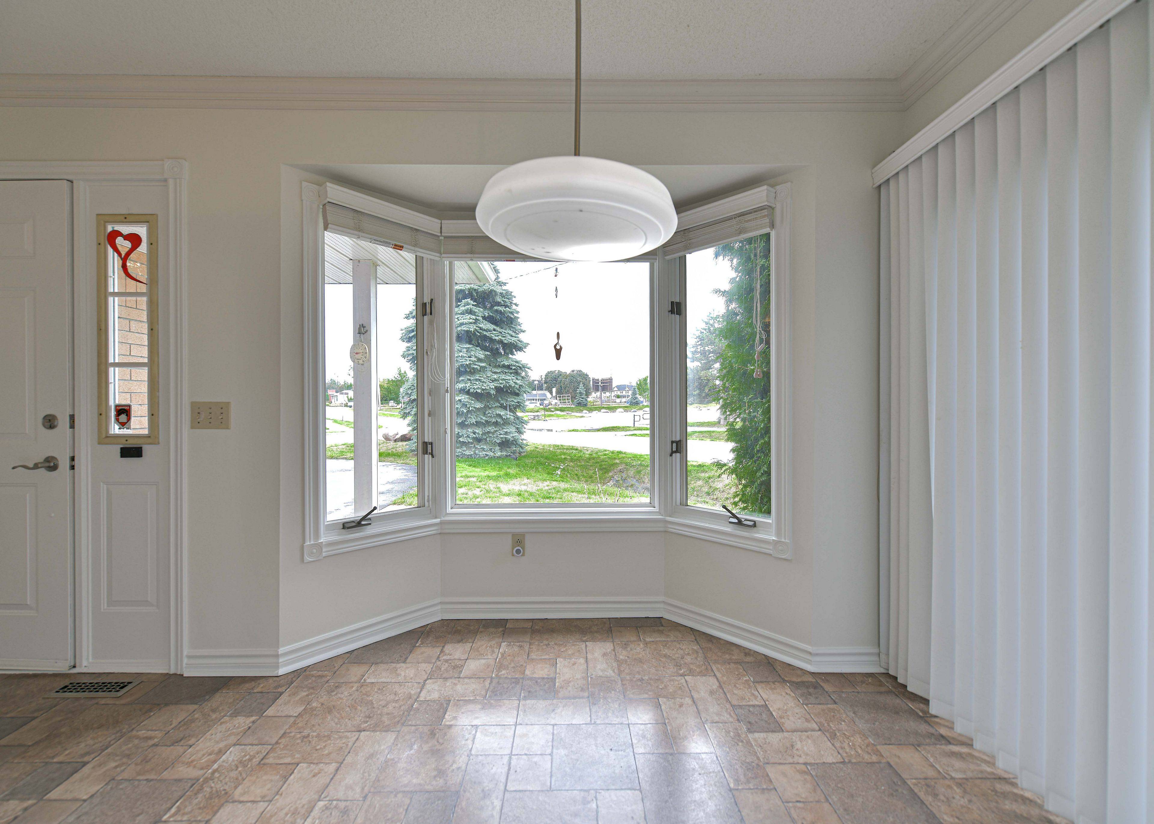 10 MUSEUM DR #101, Orillia, ON L3V 7T9