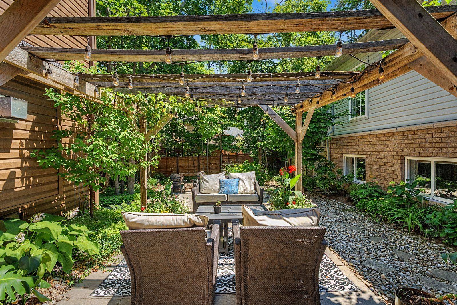 11 Oakmont AVE, Oro-medonte, ON L0L 2L0