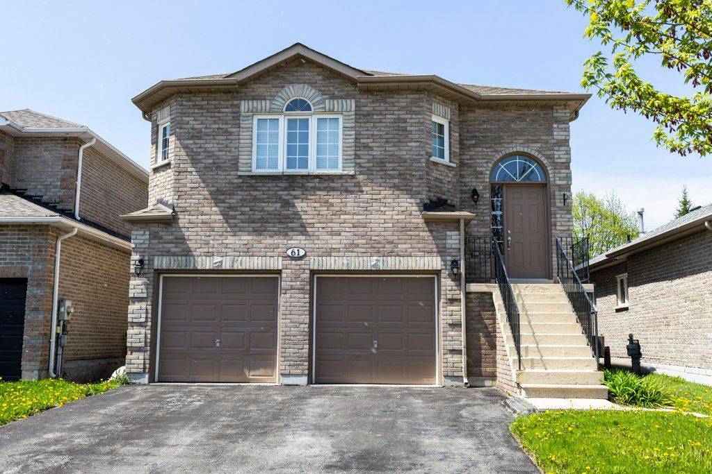 61 Mcintyre DR, Barrie, ON L4N 5C5