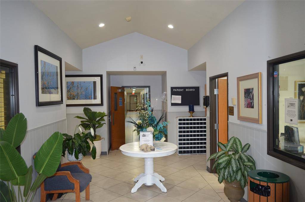 1000 E Red Bird Lane #C, Dallas, TX 75241