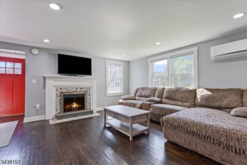 121 Kanouse St, Boonton Town, NJ 07005