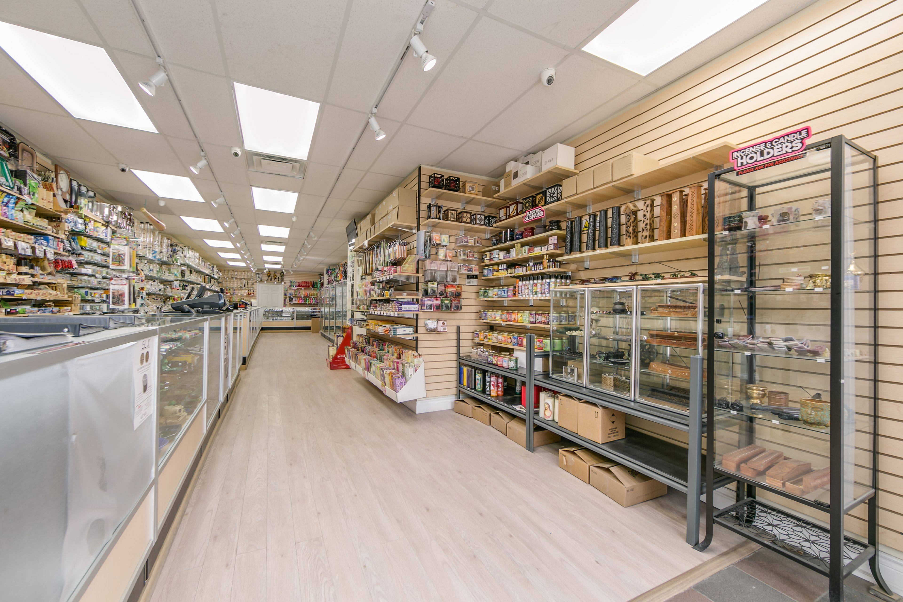 1424 Bloor ST W, Toronto W02, ON M6P 3L5