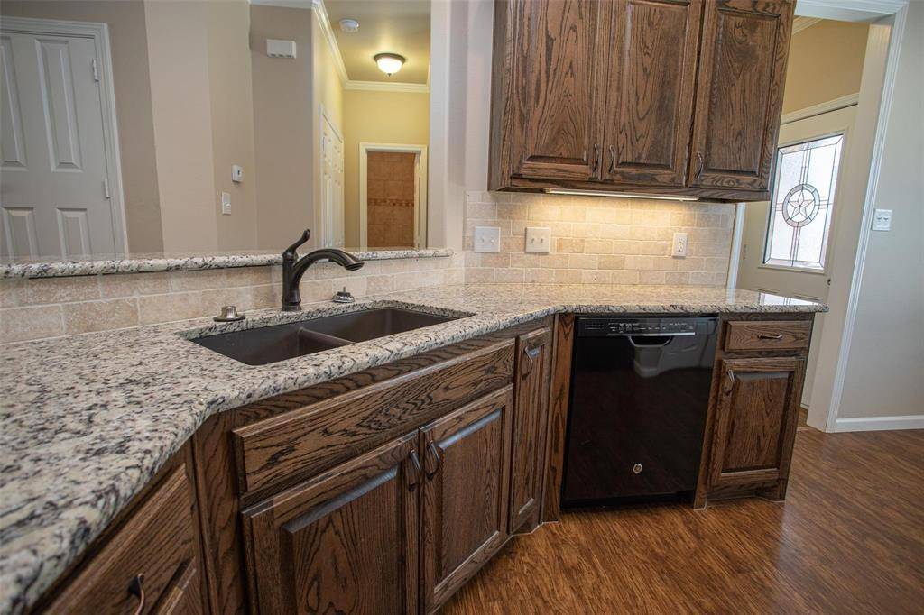 457 Neals Hill Road, Oak Ridge, TX 76240