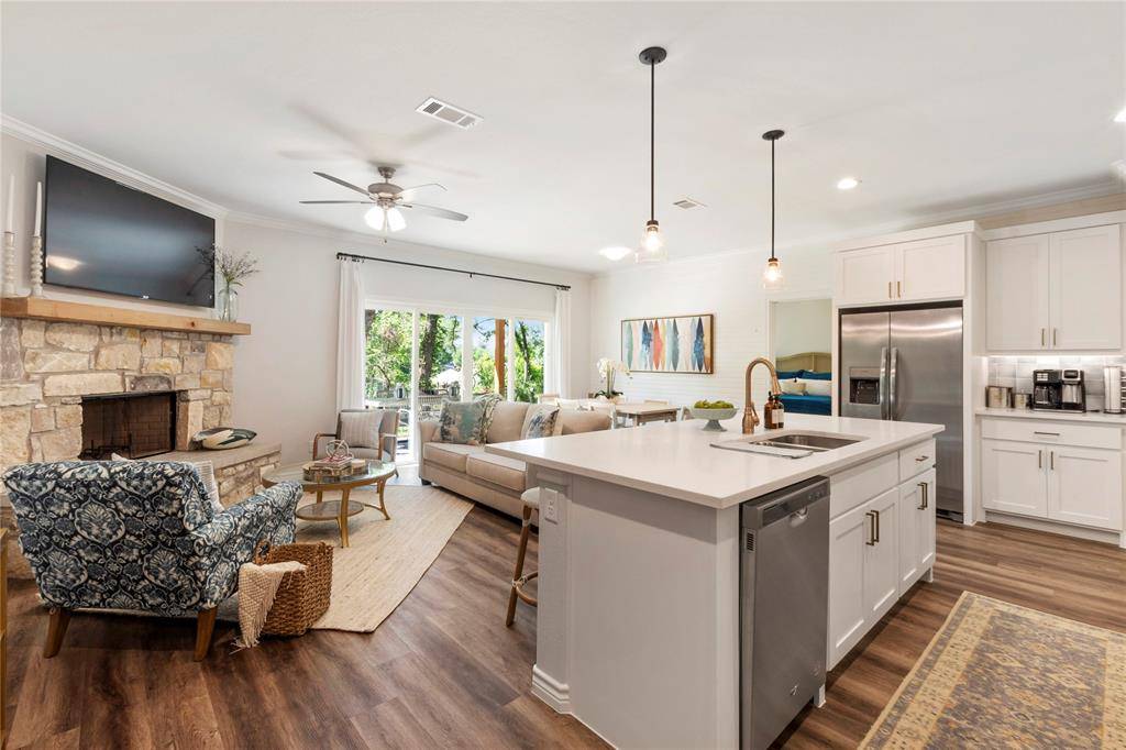 225 Ben Lacy Drive, Gun Barrel City, TX 75156