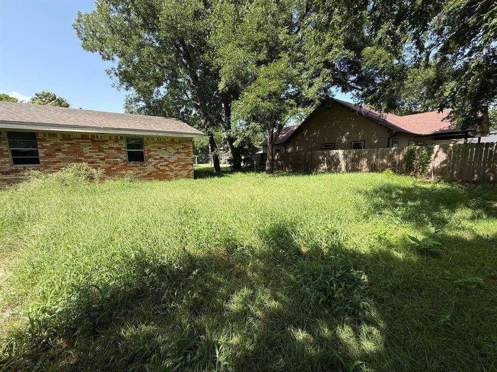 802 E Main Street, Tioga, TX 76271