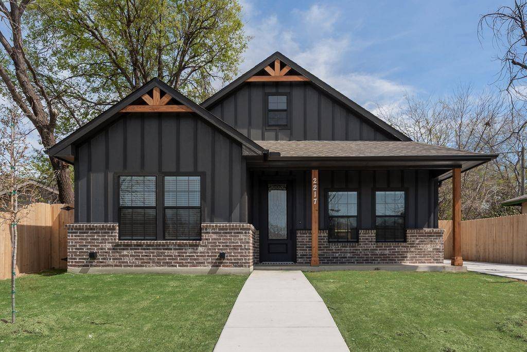 2217 Christine Avenue, Fort Worth, TX 76105