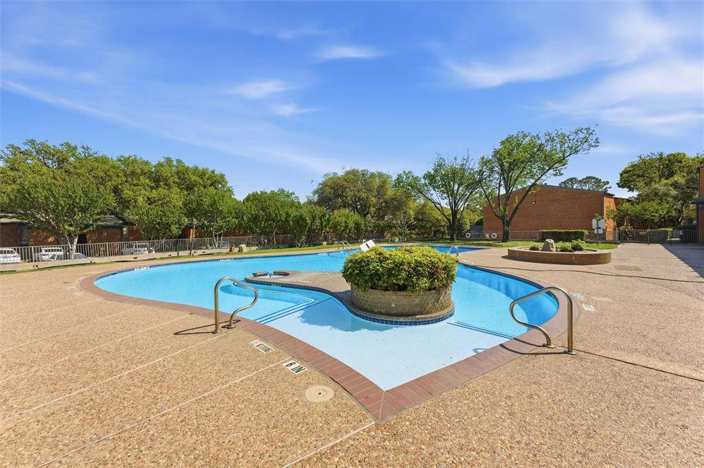 558 E Avenue J #D, Grand Prairie, TX 75050