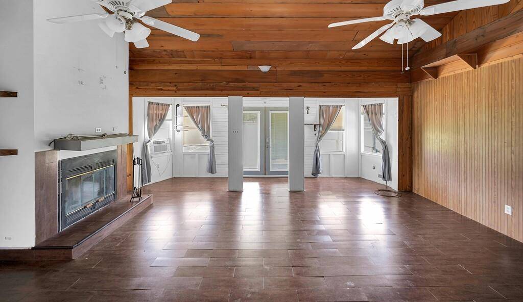 105 County Road 3590, China Spring, TX 76633