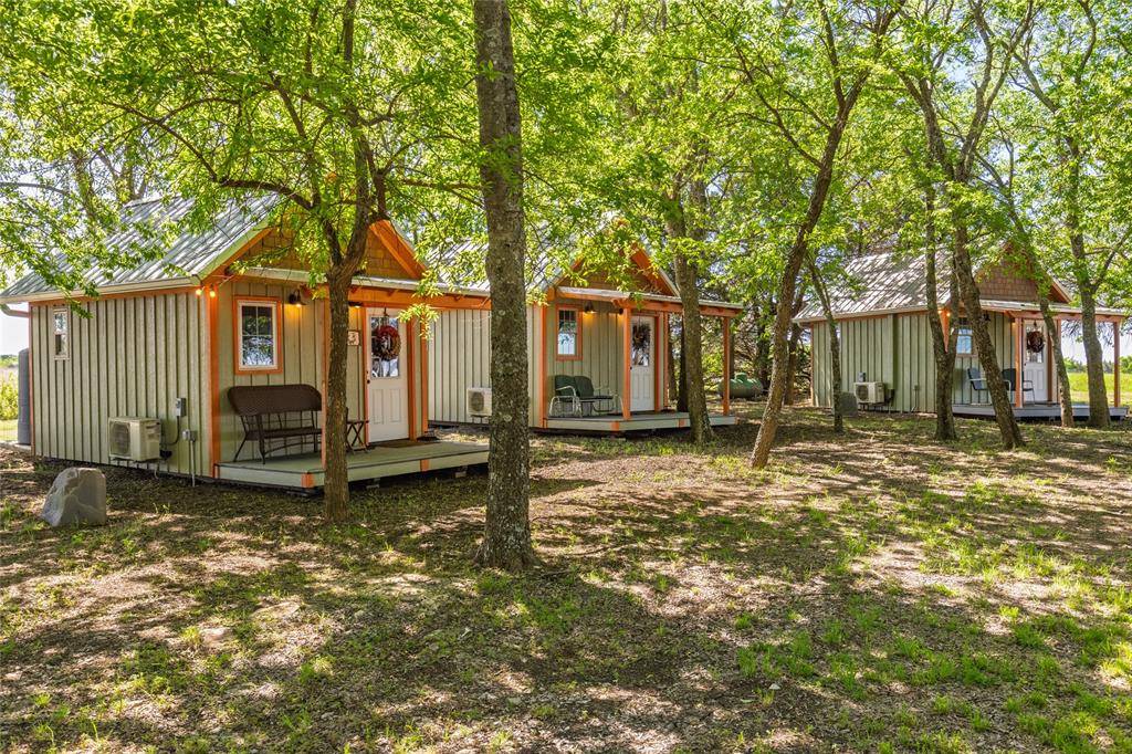 2729 County Road 3732, Wolfe City, TX 75496