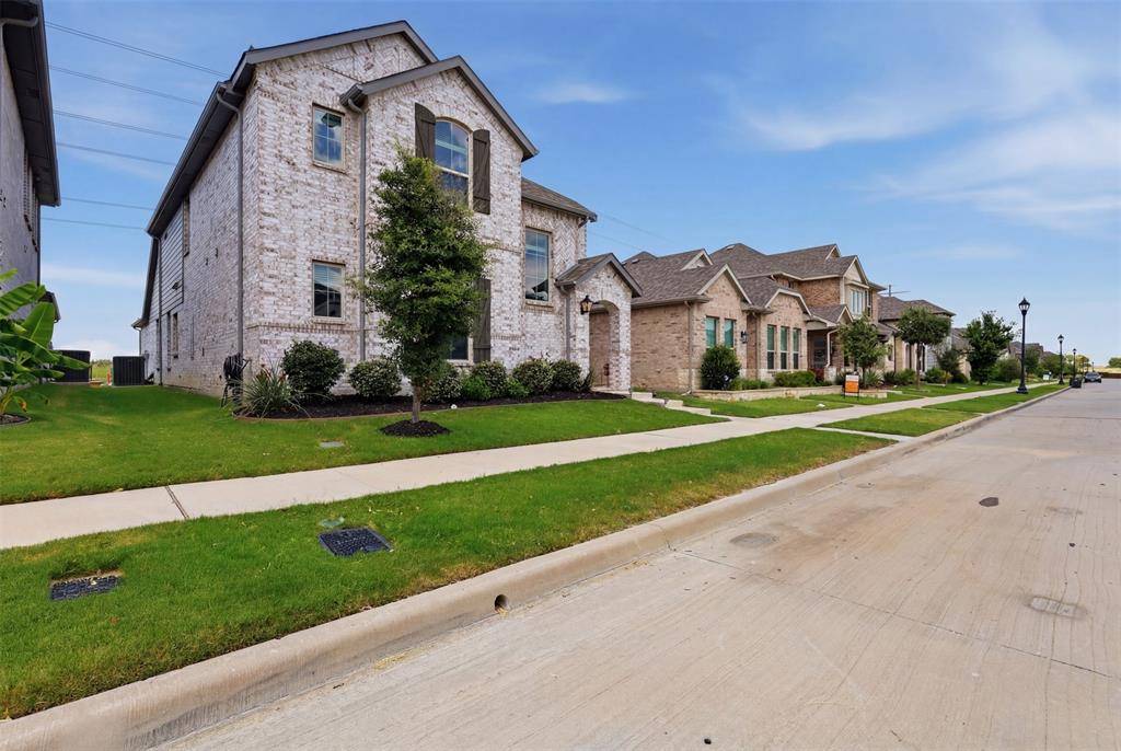 12325 Hulson Trail, Fort Worth, TX 76052