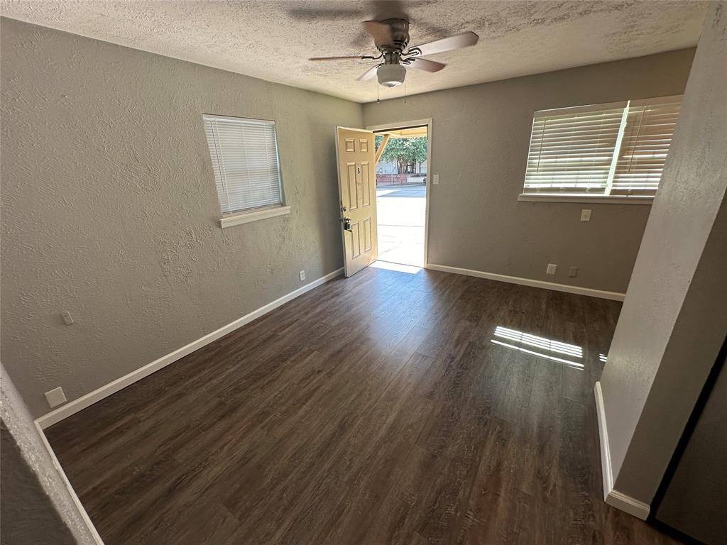 907 S Mesquite Street #907A, Arlington, TX 76010