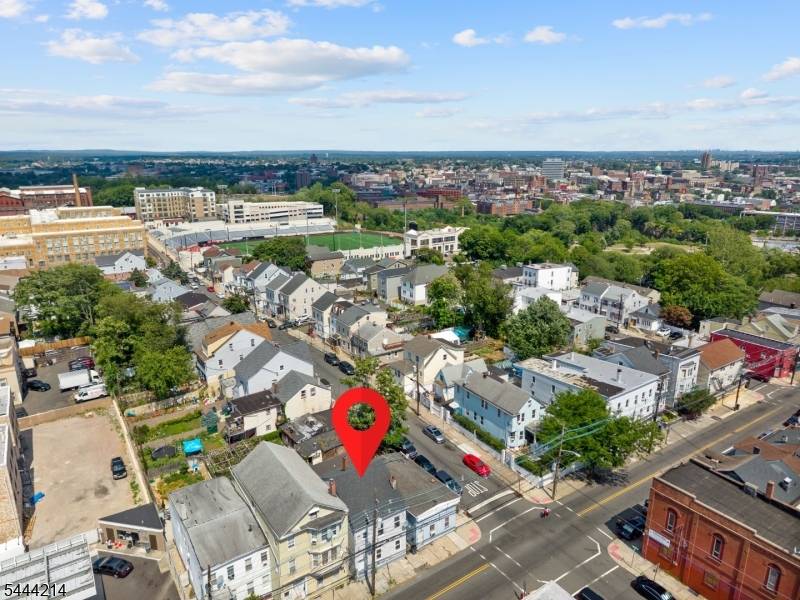 80 Wayne Ave, Paterson City, NJ 07522