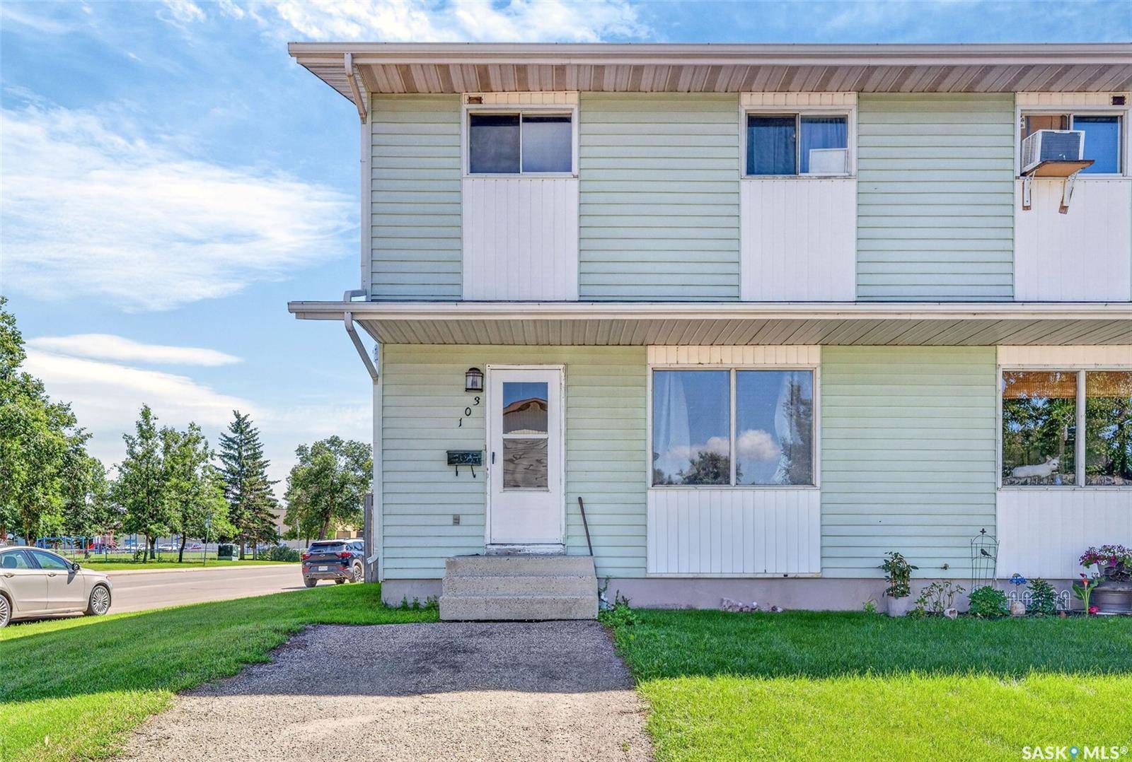 103-105 Davies ROAD, Saskatoon, SK S7K 7L4