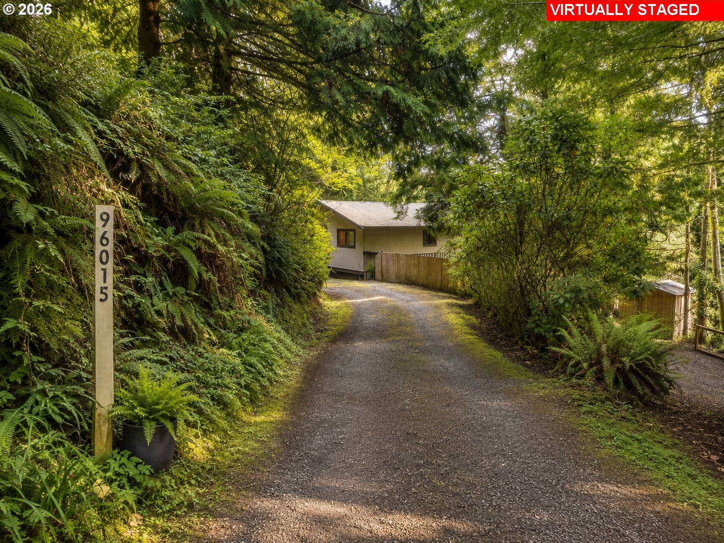 96015 Sunlake LN, Lakeside, OR 97449