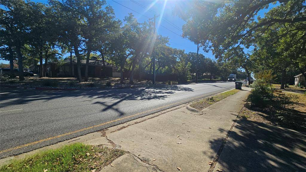 2621 N Locust Street, Denton, TX 76209