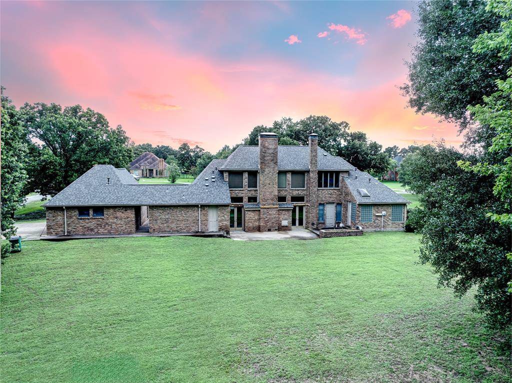 912 Walnut Creek Drive, Fairfield, TX 75840