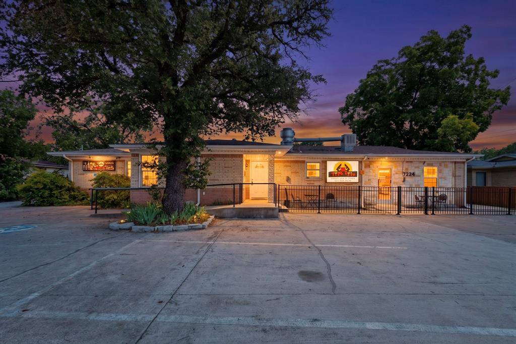 7224 Glenview Drive, Richland Hills, TX 76180
