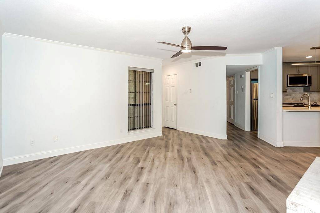 16301 Ledgemont Lane #101, Addison, TX 75001