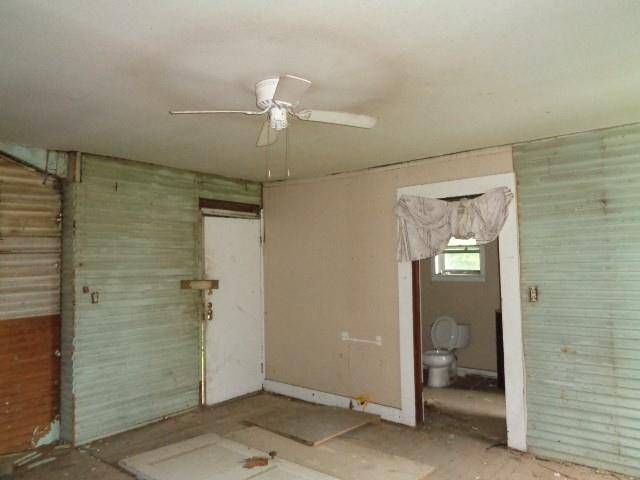 200 S Post Oak, Winnsboro, TX 75494