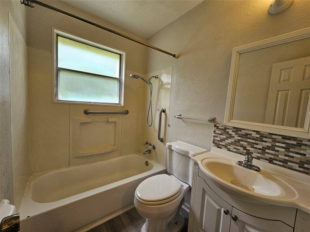 119 Palm Oak Drive, Dallas, TX 75217
