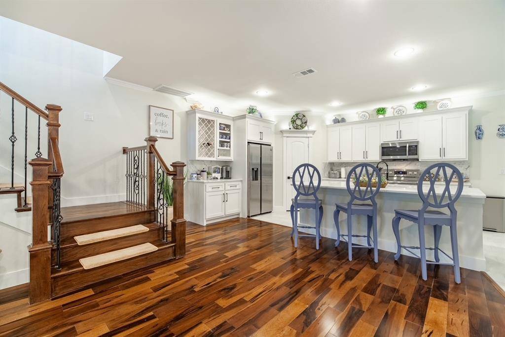 1501 Lakeview Drive, Grand Prairie, TX 75051