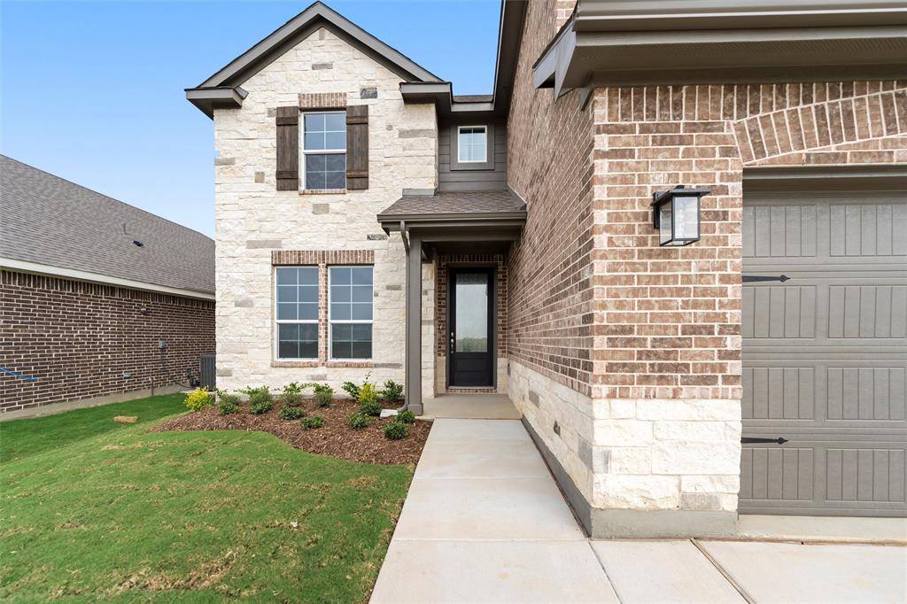 3527 Helena Street, Gainesville, TX 76240