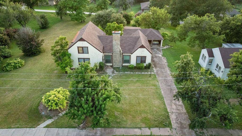 701 5th Street, Honey Grove, TX 75446