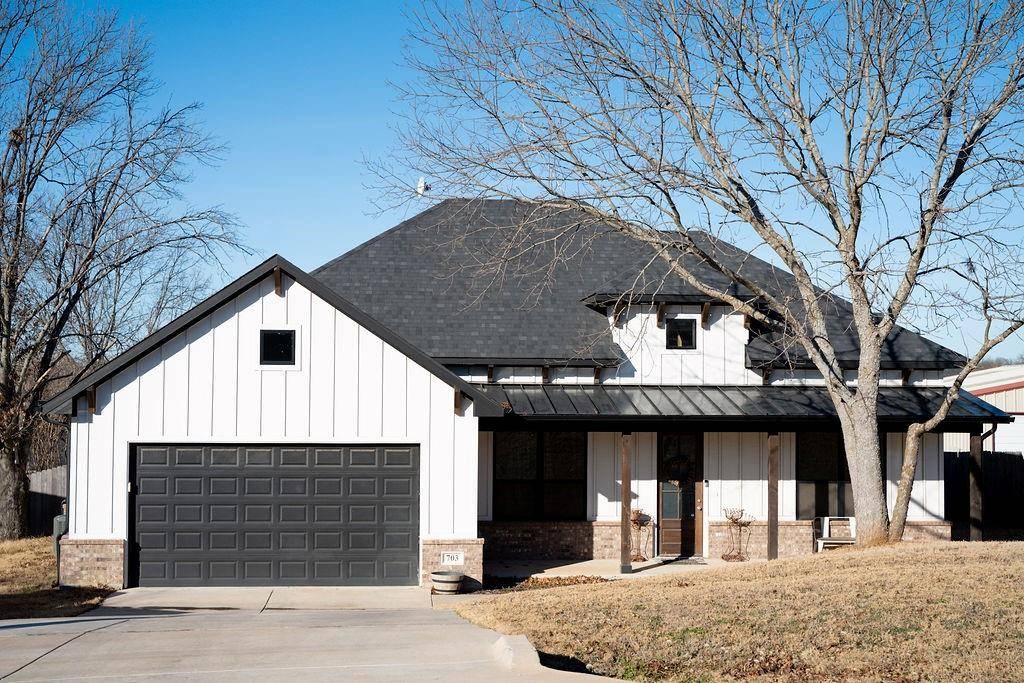 703 Ridgeway Road, Joshua, TX 76058