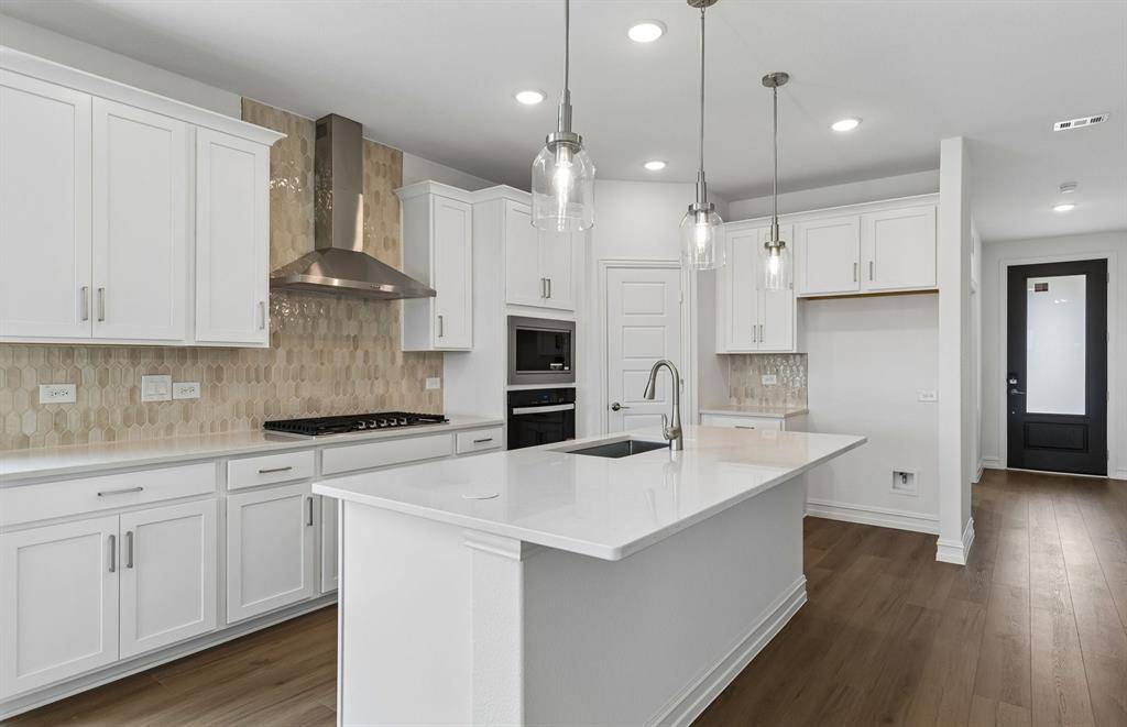 1109 Clayton Street, Aubrey, TX 76227
