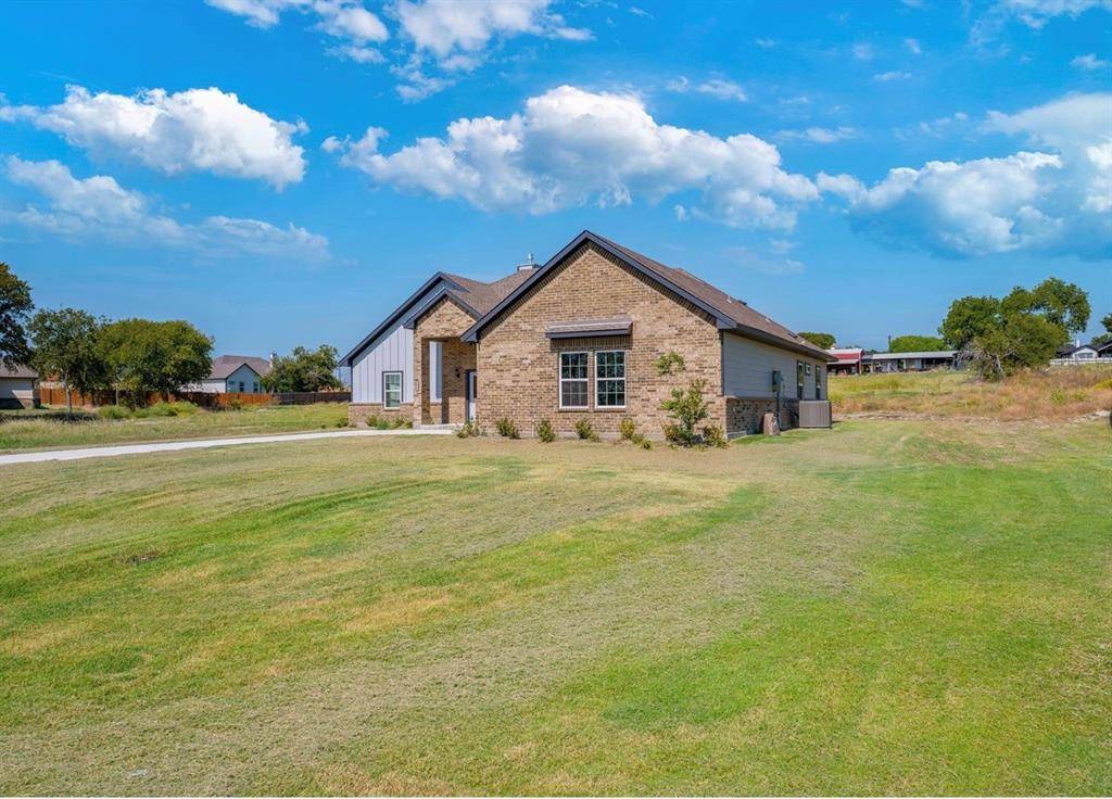 1013 Don Eve Court, Azle, TX 76020