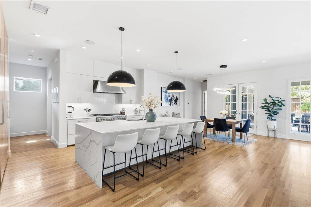 3867 Van Ness Lane, Dallas, TX 75220