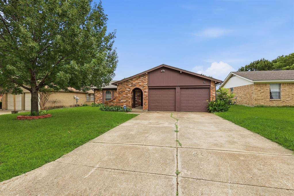 6536 Windrock, Watauga, TX 76148