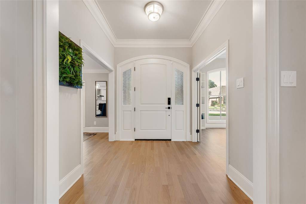 6902 Deloache Avenue, Dallas, TX 75225