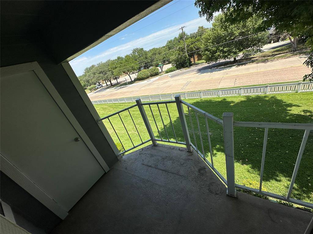 630 W Canty Street #B4, Dallas, TX 75208