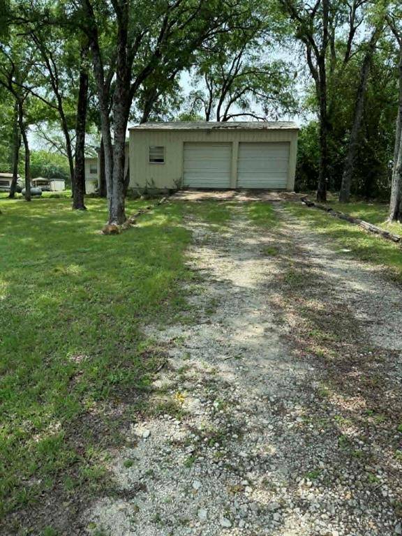 220 Hollyglen Street, Gun Barrel City, TX 75156